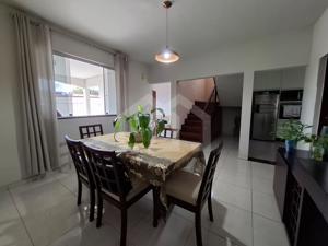 Casa 4 quartos 2 vagas 181m²
