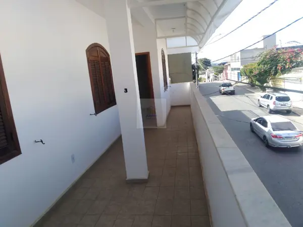 Casa 3 quartos 2 banheiros 360m²