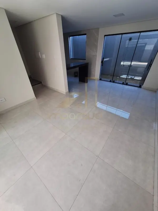 Casa 3 quartos 3 banheiros 160m²
