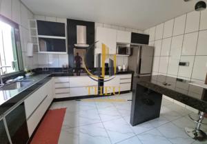Apartamento 3 quartos 5 banheiros 220m²
