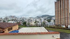 Casa 6 quartos 1 vaga 240m²