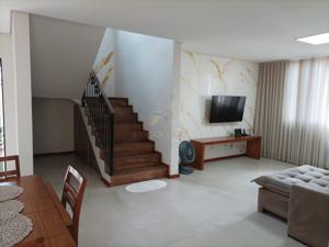 Casa 4 quartos 2 banheiros 456m²
