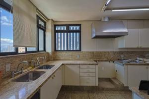 Apartamento 4 quartos 3 banheiros 330m²