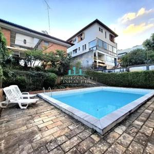 Apartamento 6 quartos 3 banheiros 1800m²