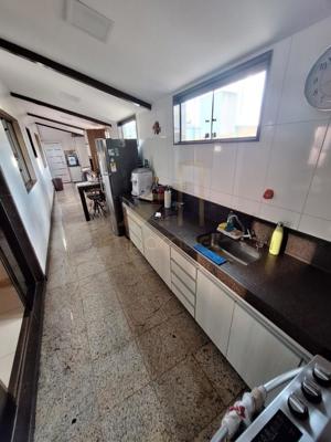 Casa 3 quartos 2 banheiros 
