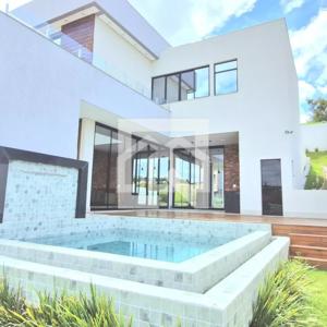Casa em condomínio 4 quartos 5 banheiros 320m²