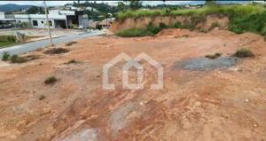 Lote em condomínio 