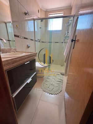 Apartamento 4 quartos 4 banheiros 240m²
