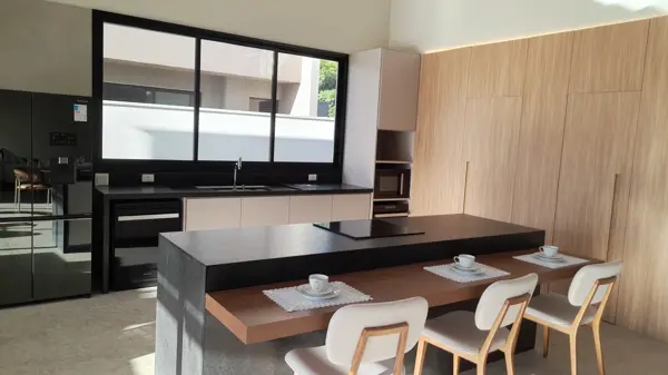 Casa em condomínio 4 vagas 359m²