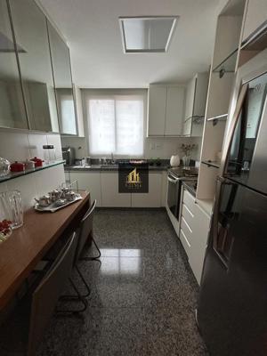 Apartamento 4 quartos  banheiros 200m²
