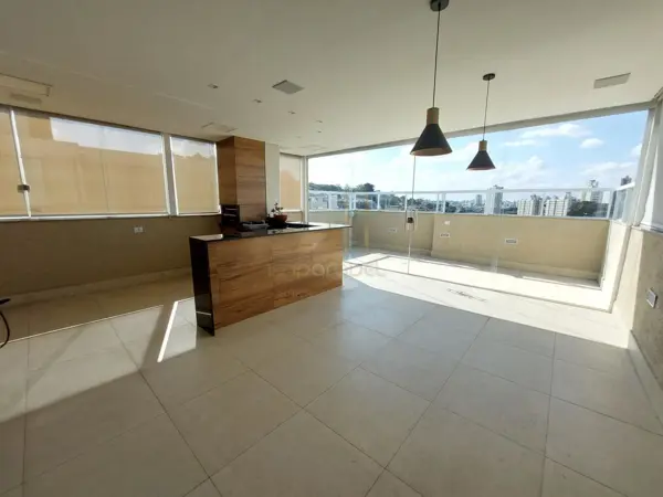 Apartamento 3 quartos 3 banheiros 140m²
