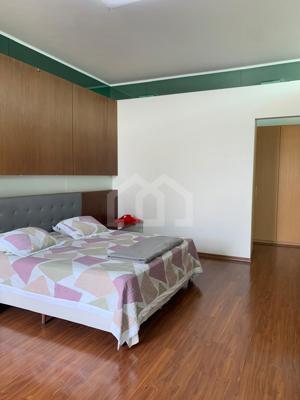 Casa em condomínio 3 quartos 5 banheiros 348m²