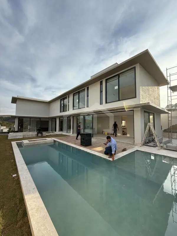 Casa em condomínio 4 quartos 6 vagas 420m²