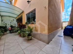 Casa 4 quartos 2 vagas 181m²
