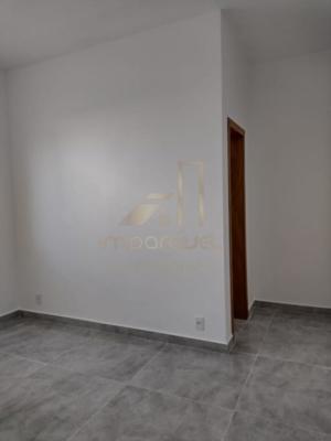 Casa 3 quartos 2 banheiros 30m²
