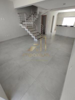 Casa 3 quartos 3 banheiros 
