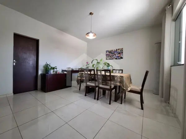 Casa 4 quartos 2 vagas 181m²
