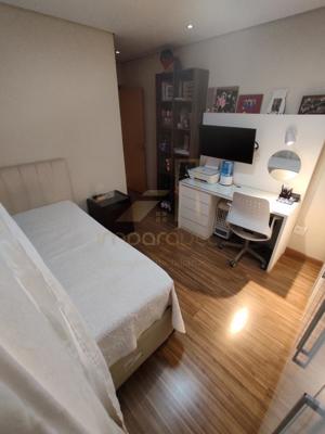 Apartamento 3 quartos 2 banheiros 185m²
