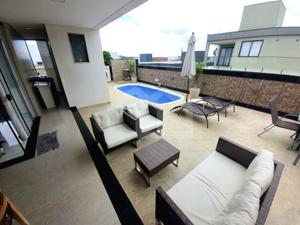 Casa em condomínio 3 quartos 4 vagas 193m²
