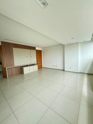 Apartamento 3 quartos 2 banheiros 180m²