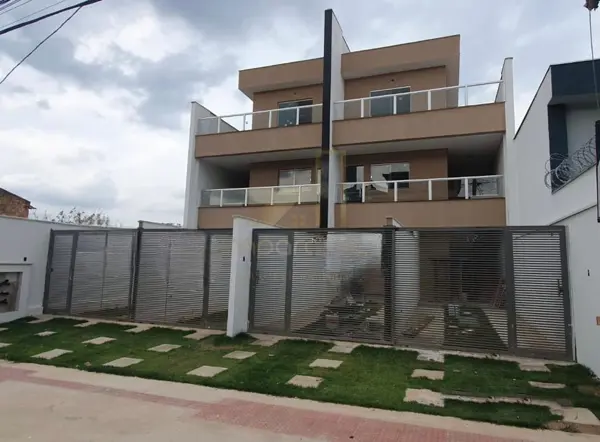Casa 3 quartos 3 banheiros 190m²
