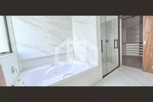 Casa em condomínio 4 quartos 5 banheiros 320m²