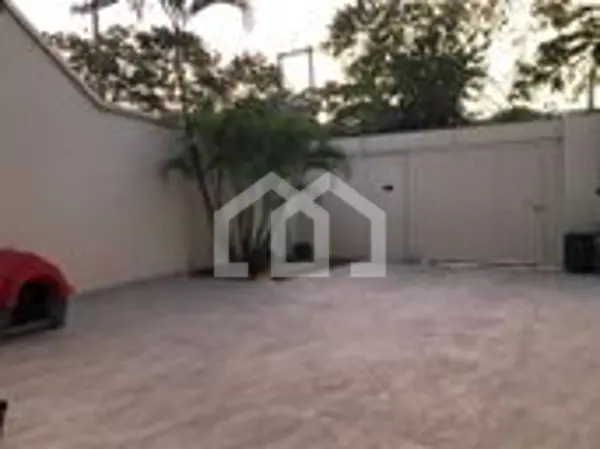 Casa 3 quartos 4 vagas 160m²
