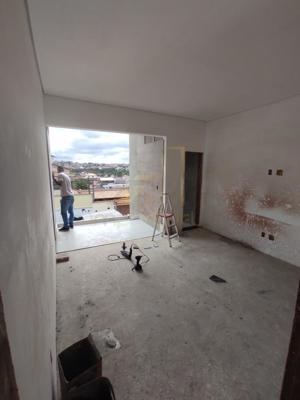 Casa 3 quartos 2 banheiros 
