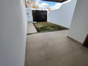 Casa 3 quartos 2 banheiros 
